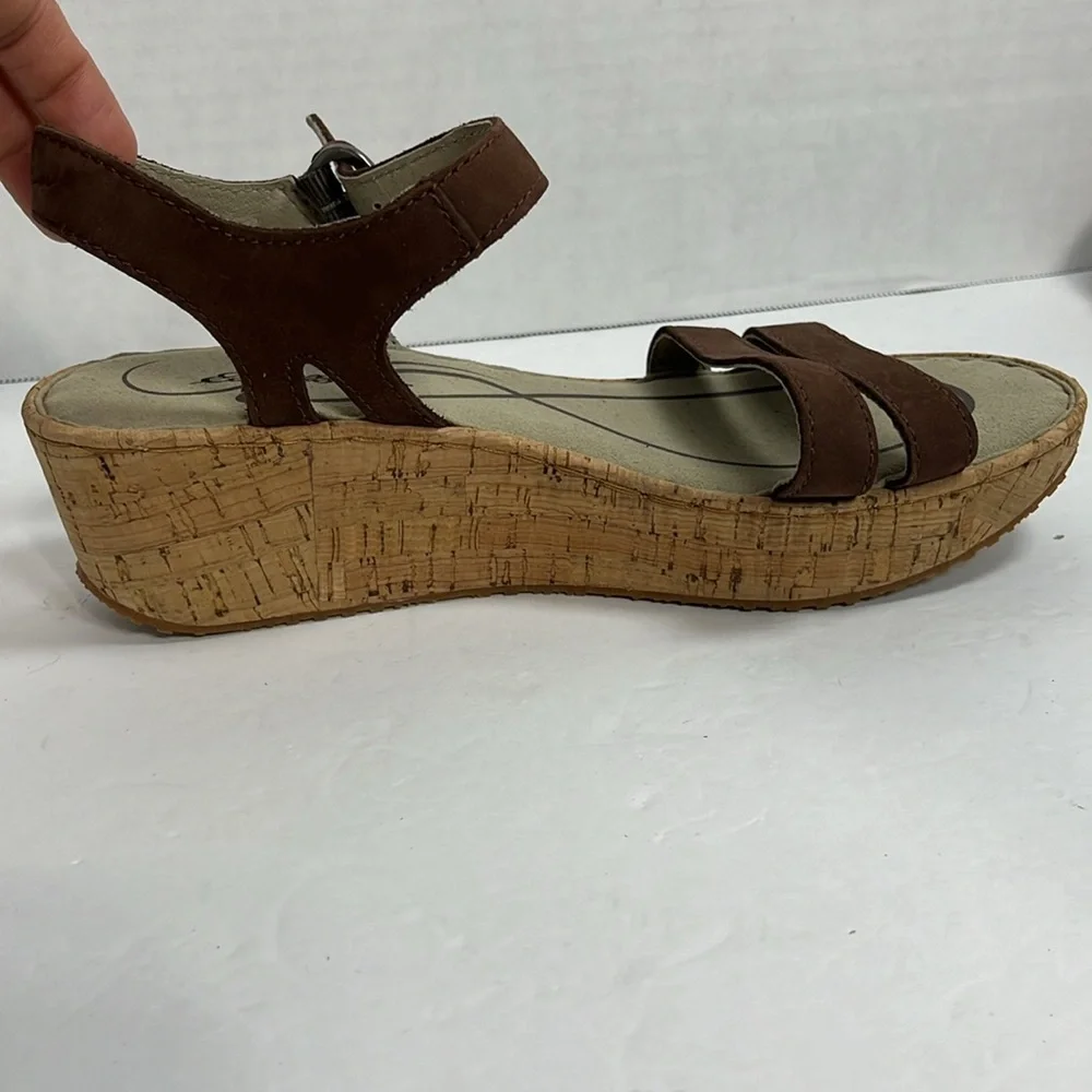 Eddie Bauer Kara ll Wedge Sandal brown size 8.5‎